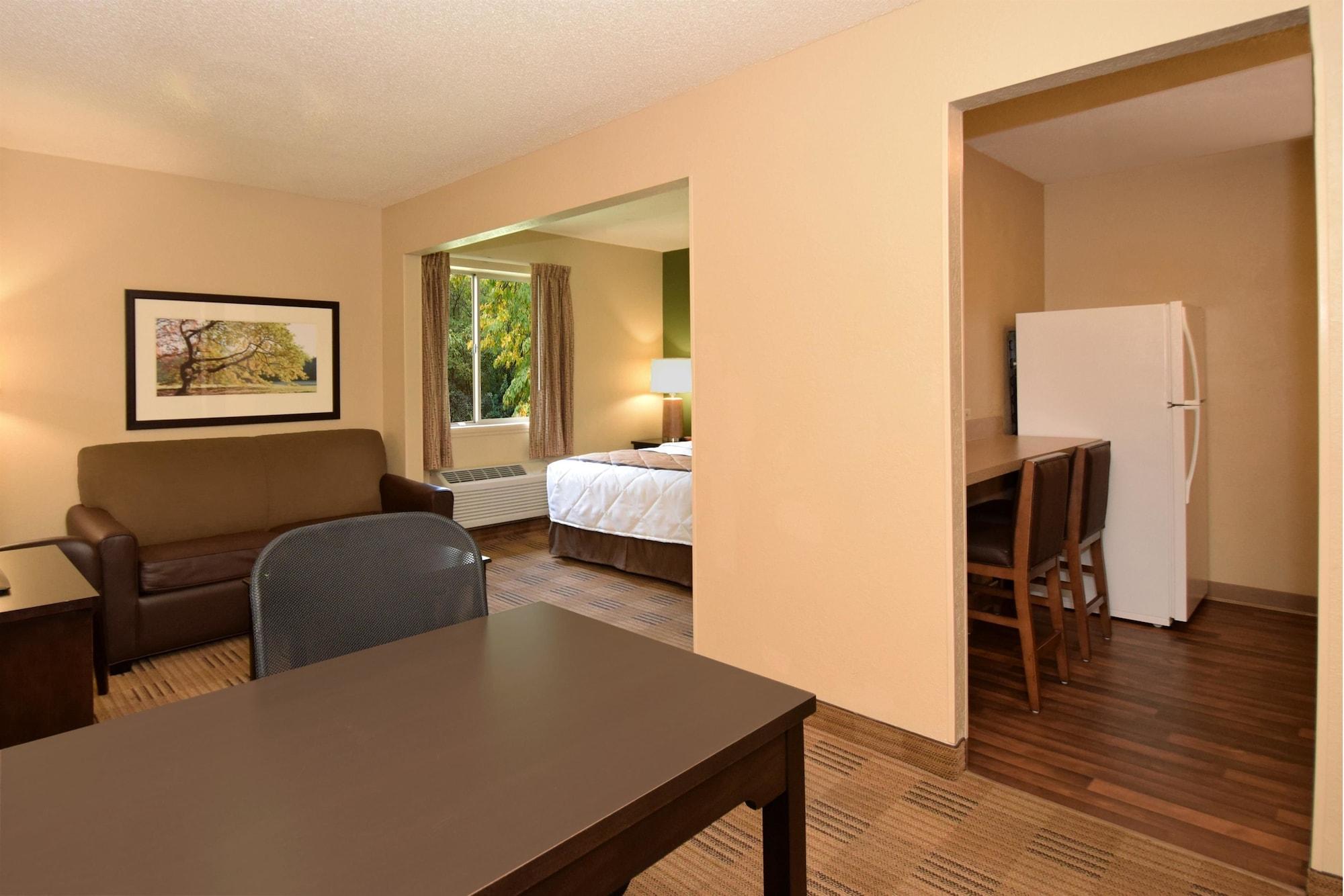 Extended Stay America Select Suites - Rockford - State Street Extérieur photo