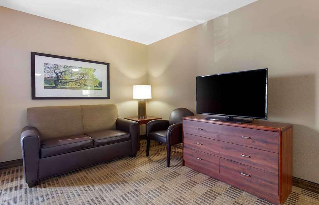 Extended Stay America Select Suites - Rockford - State Street Chambre photo