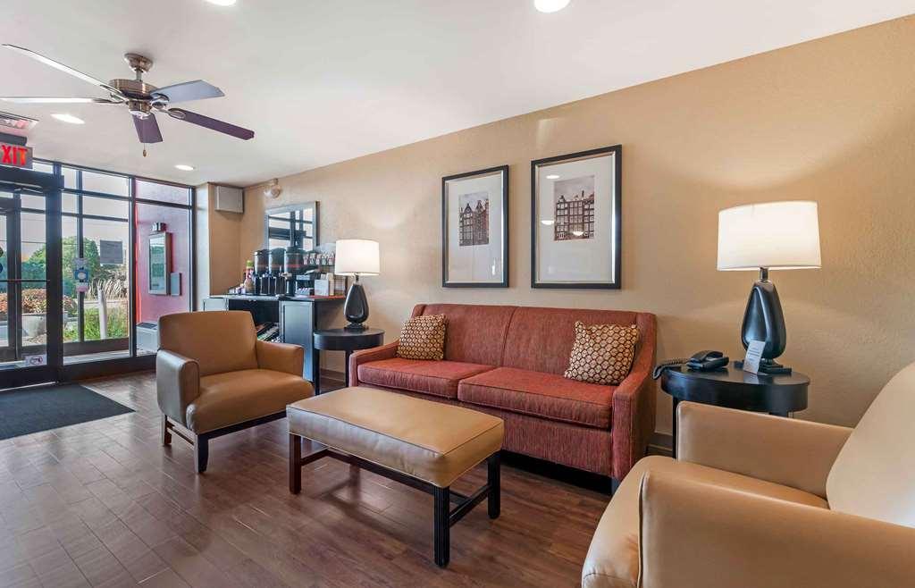 Extended Stay America Select Suites - Rockford - State Street Intérieur photo