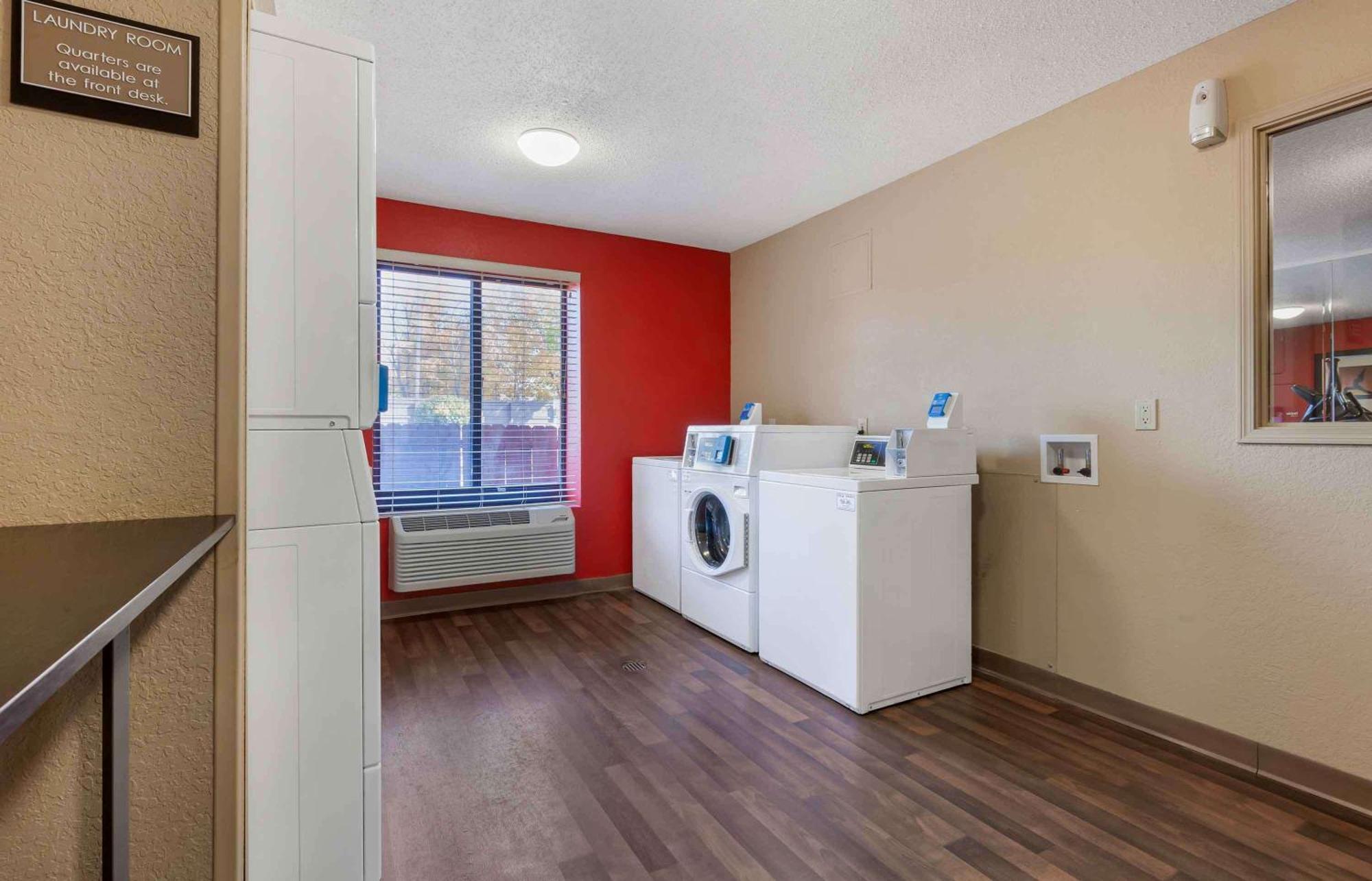 Extended Stay America Select Suites - Rockford - State Street Extérieur photo