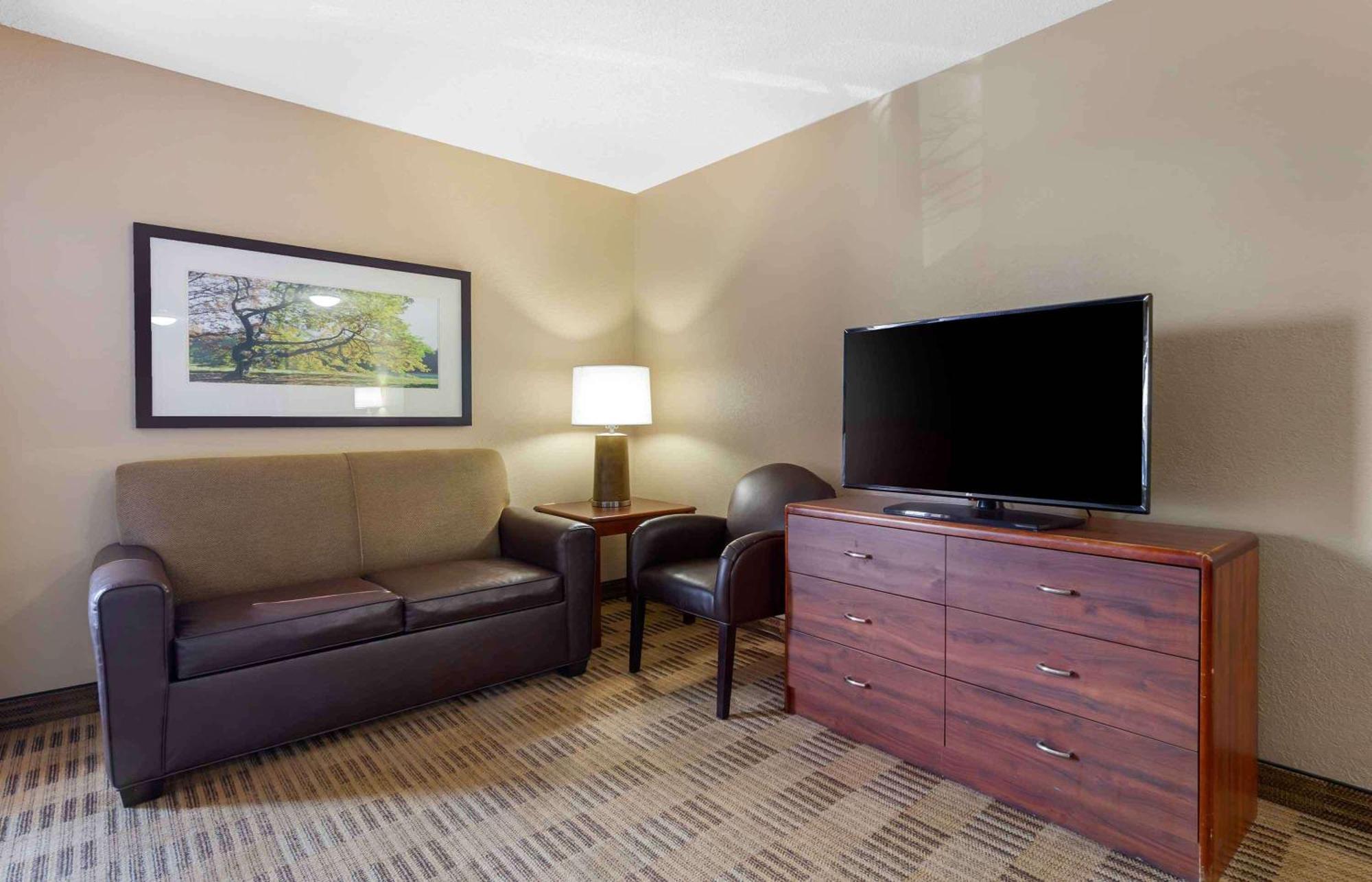Extended Stay America Select Suites - Rockford - State Street Extérieur photo