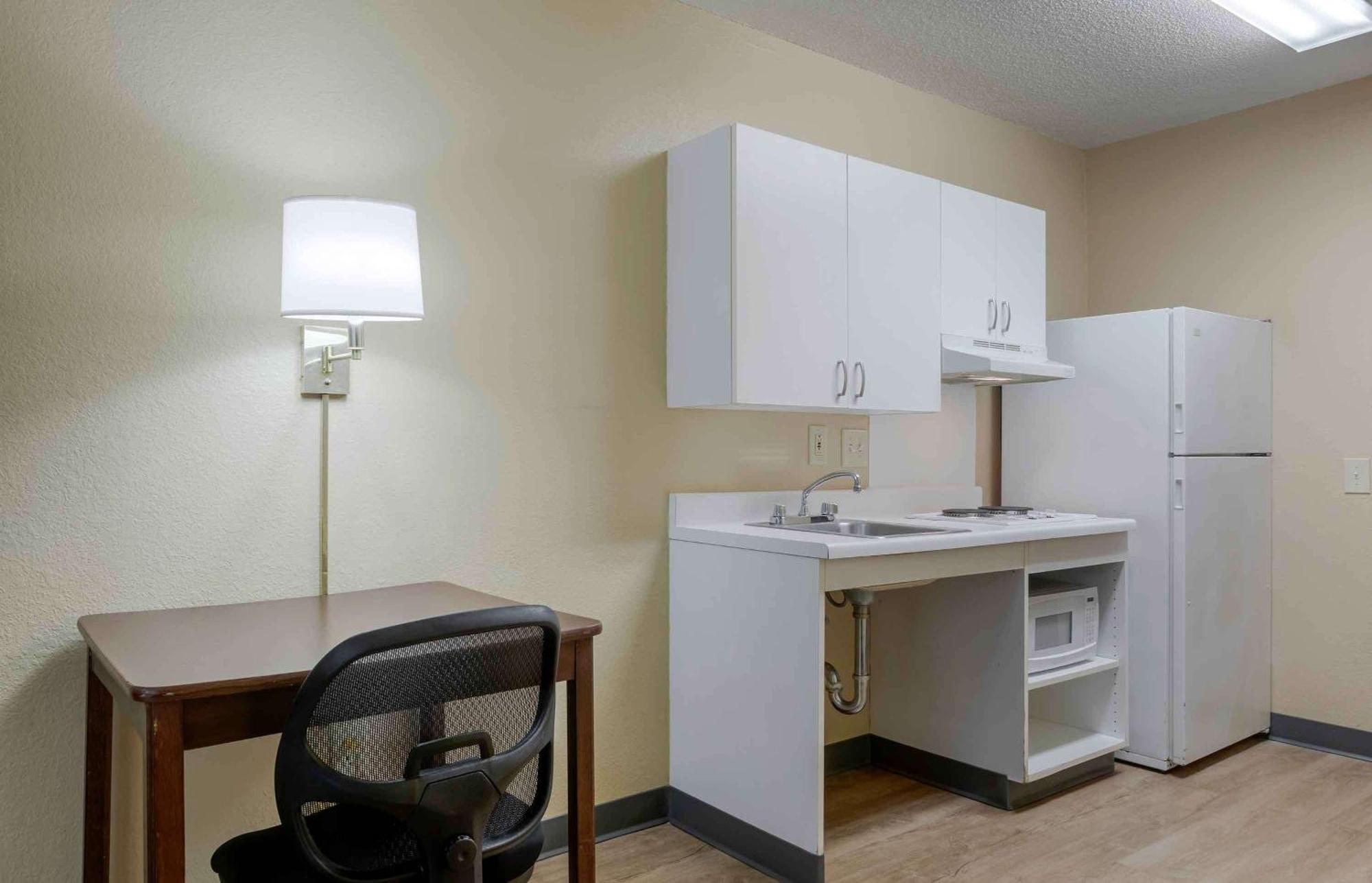 Extended Stay America Select Suites - Rockford - State Street Extérieur photo