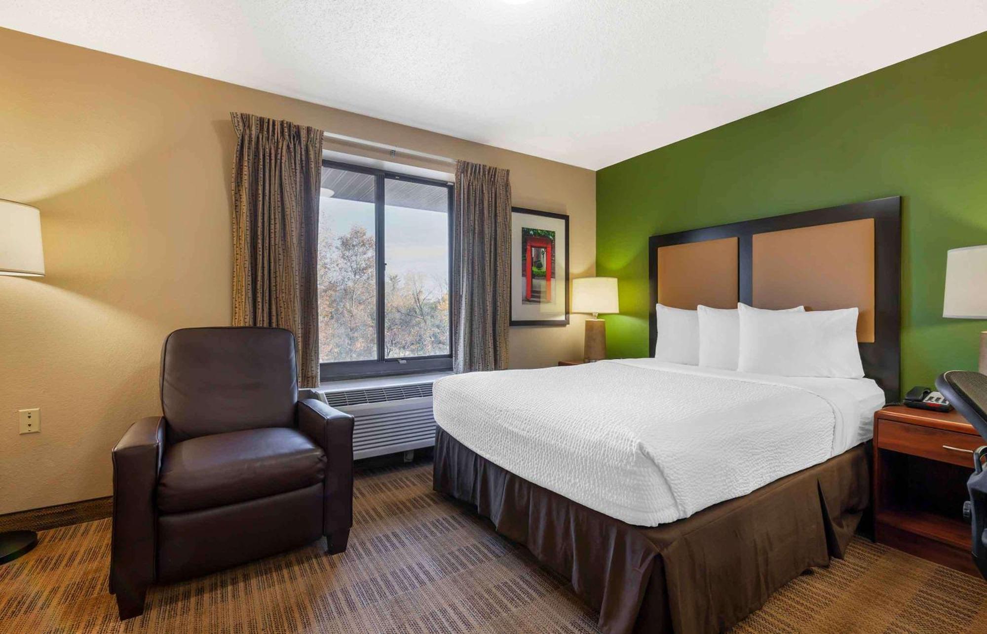 Extended Stay America Select Suites - Rockford - State Street Extérieur photo