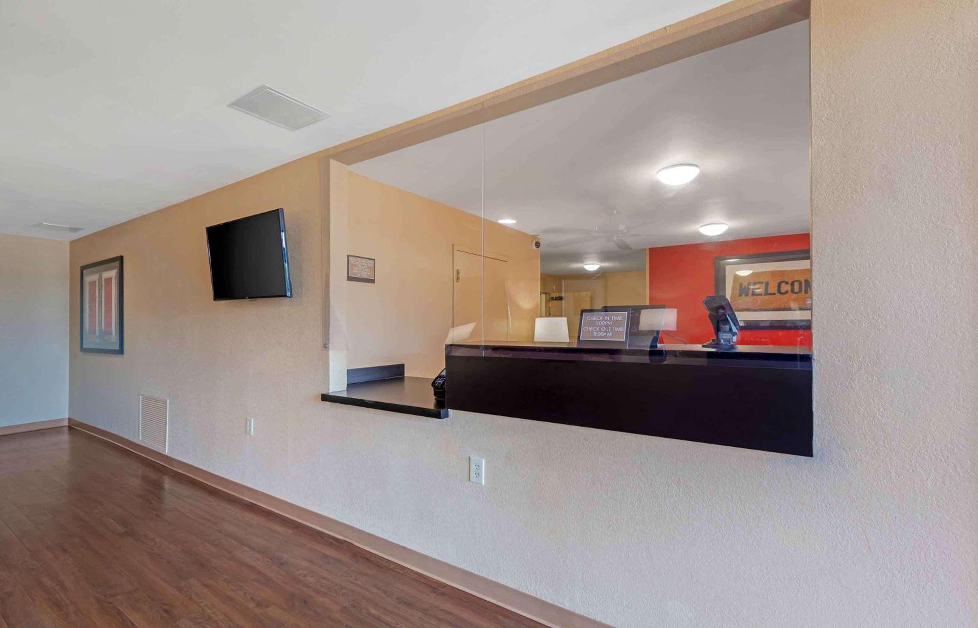 Extended Stay America Select Suites - Rockford - State Street Extérieur photo