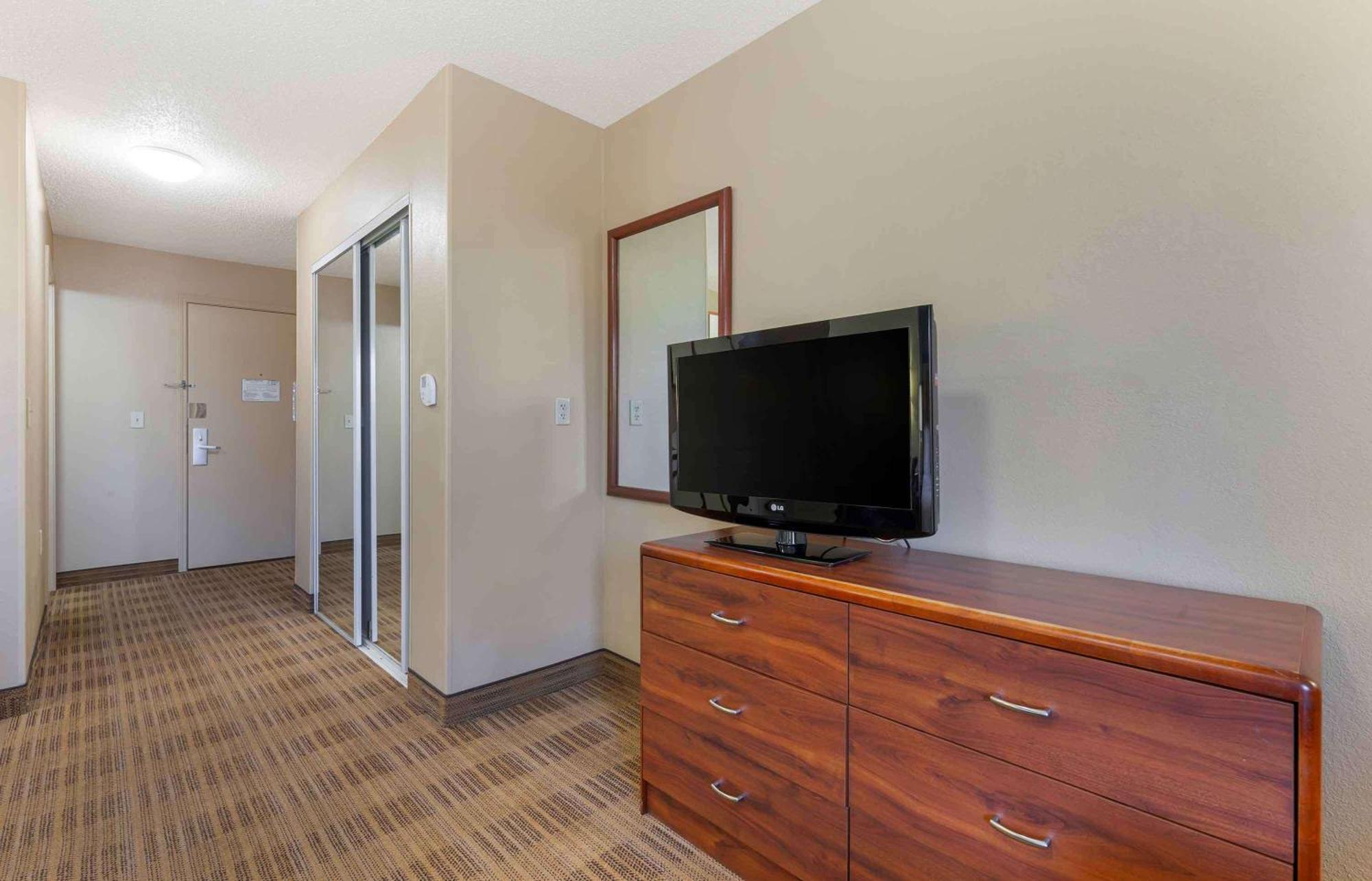 Extended Stay America Select Suites - Rockford - State Street Extérieur photo