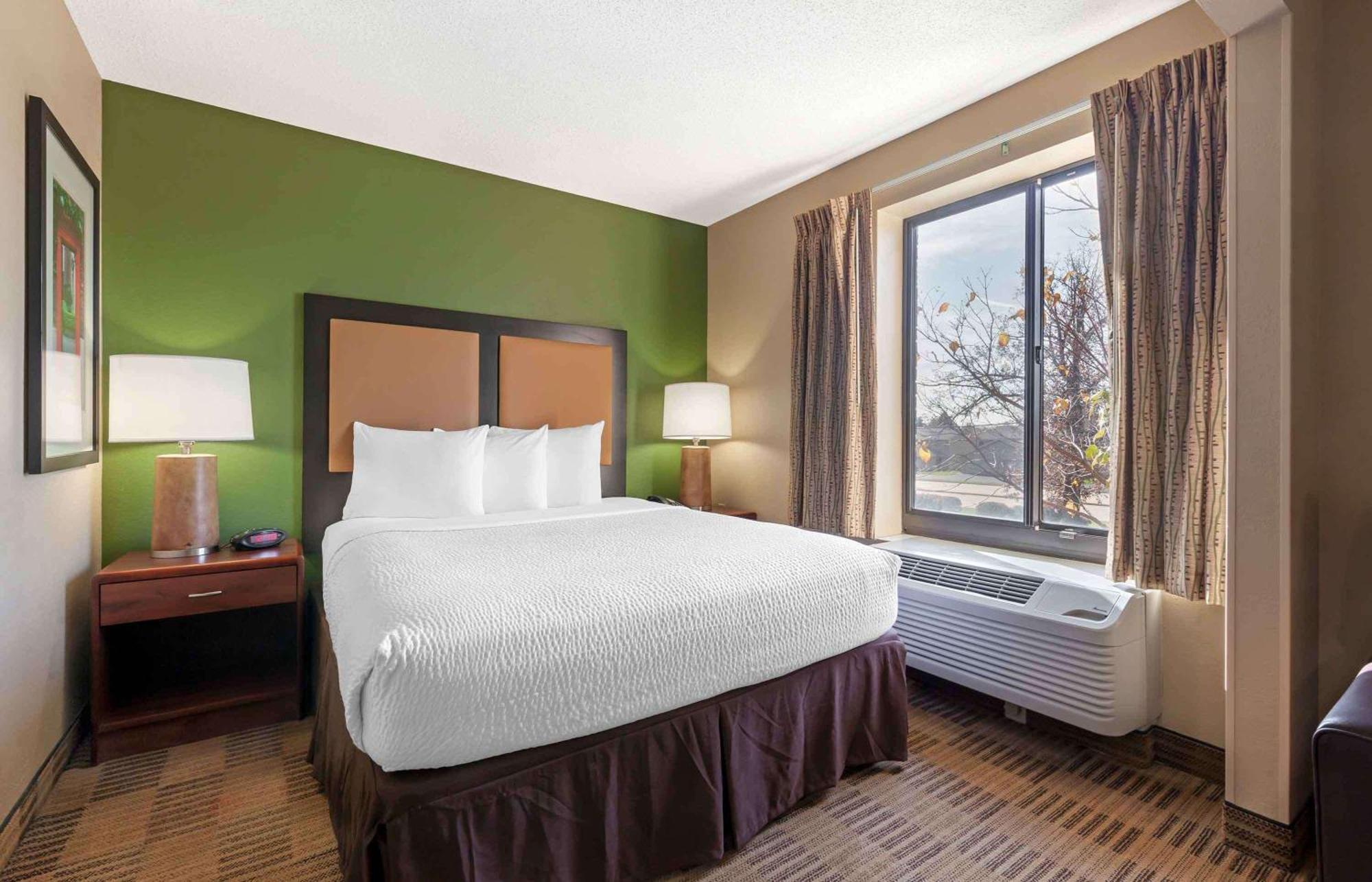 Extended Stay America Select Suites - Rockford - State Street Extérieur photo